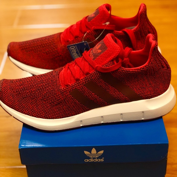 🚨SOLD🚨 ADIDAS SWIFT RUN - Picture 6 of 6